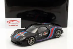 Porsche 918 Spyder Weissach Package Martini Baujahr 2013 schwarz 1:18 AUTOart