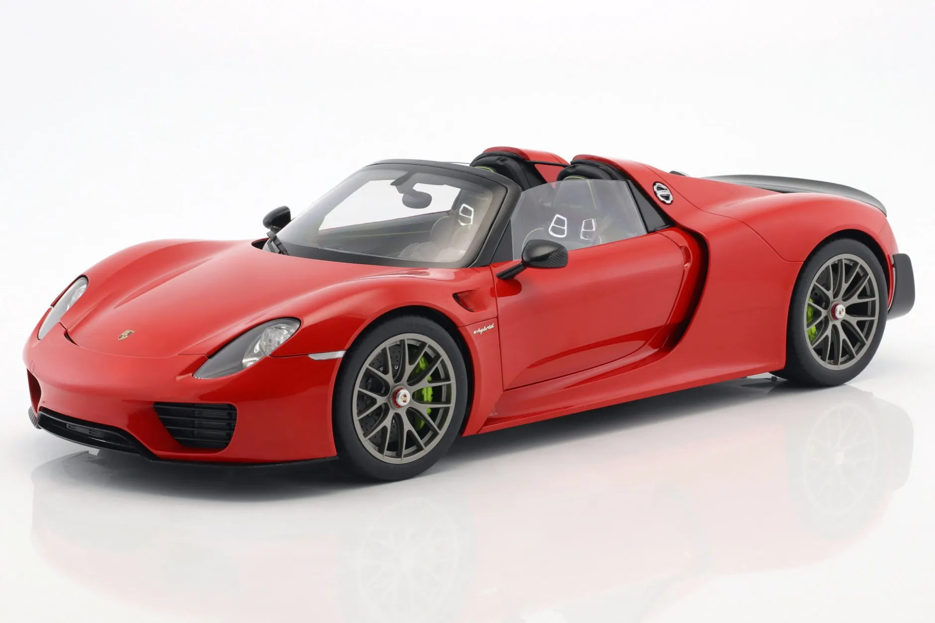 Porsche 918 Spyder Weissach Paket Baujahr 2013 indischrot 1:12 AUTOart