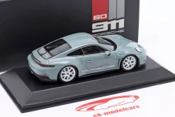 Porsche 911 (992) S/T 60 Jahre Porsche 911 shadegreen 1:43 Spark