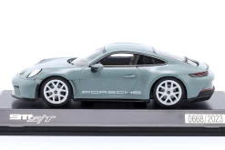 Porsche 911 (992) S/T 60 Jahre Porsche 911 shadegreen 1:43 Spark