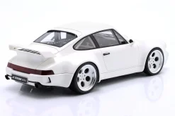 Porsche 911 Strosek Giga Baujahr 2024 weiß 1:18 GT-Spirit