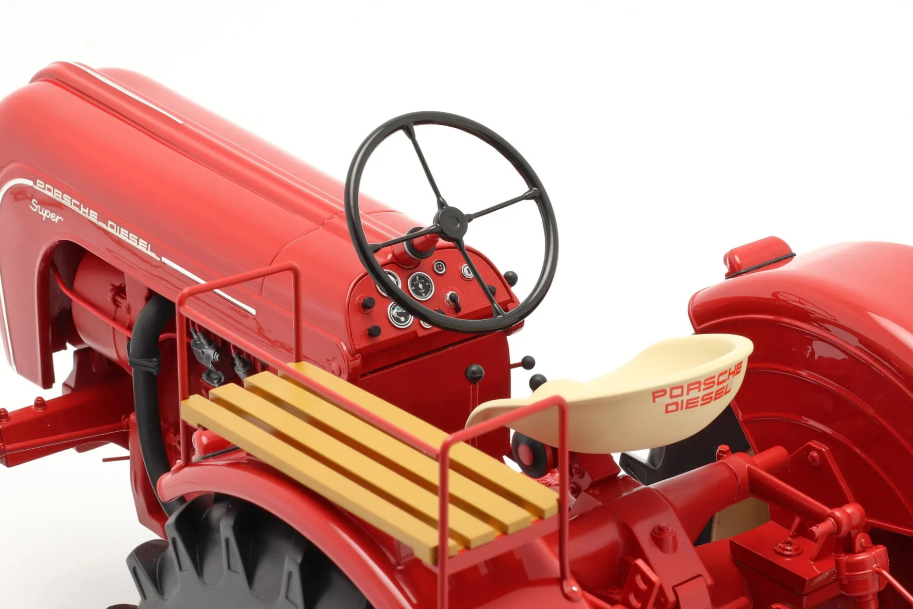Porsche Super Traktor Baujahr 1958 rot 1:8 Minichamps