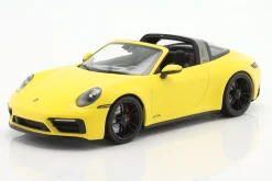 Porsche 911 (992) Targa 4 GTS Baujahr 2021 racing gelb 1:18 Minichamps