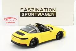 Porsche 911 (992) Targa 4 GTS Baujahr 2021 racing gelb 1:18 Minichamps