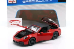 Porsche 911 (992.2) Targa 4 GTS Hybrid Baujahr 2025 rot 1:18 Maisto