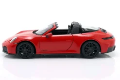 Porsche 911 (992.2) Targa 4 GTS Hybrid Baujahr 2025 rot 1:18 Maisto