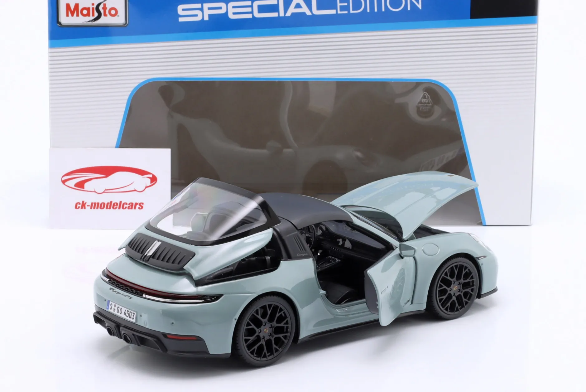 Porsche 911 (992.2) Targa 4 GTS Hybrid Baujahr 2025 aventuringrün 1:18 Maisto