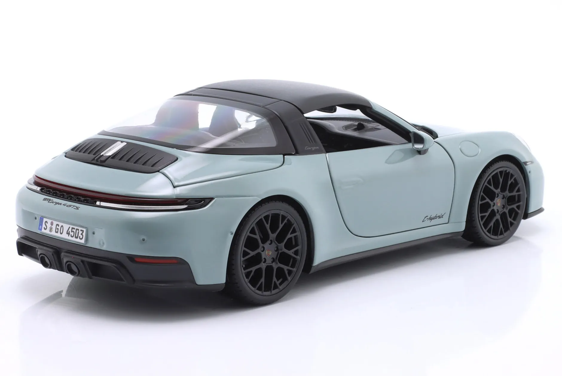 Porsche 911 (992.2) Targa 4 GTS Hybrid Baujahr 2025 aventuringrün 1:18 Maisto