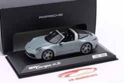 Porsche 911 (992.2) Targa 4S Baujahr 2024 shadegrün metallic 1:43 Spark
