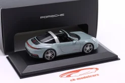 Porsche 911 (992.2) Targa 4S Baujahr 2024 shadegrün metallic 1:43 Spark