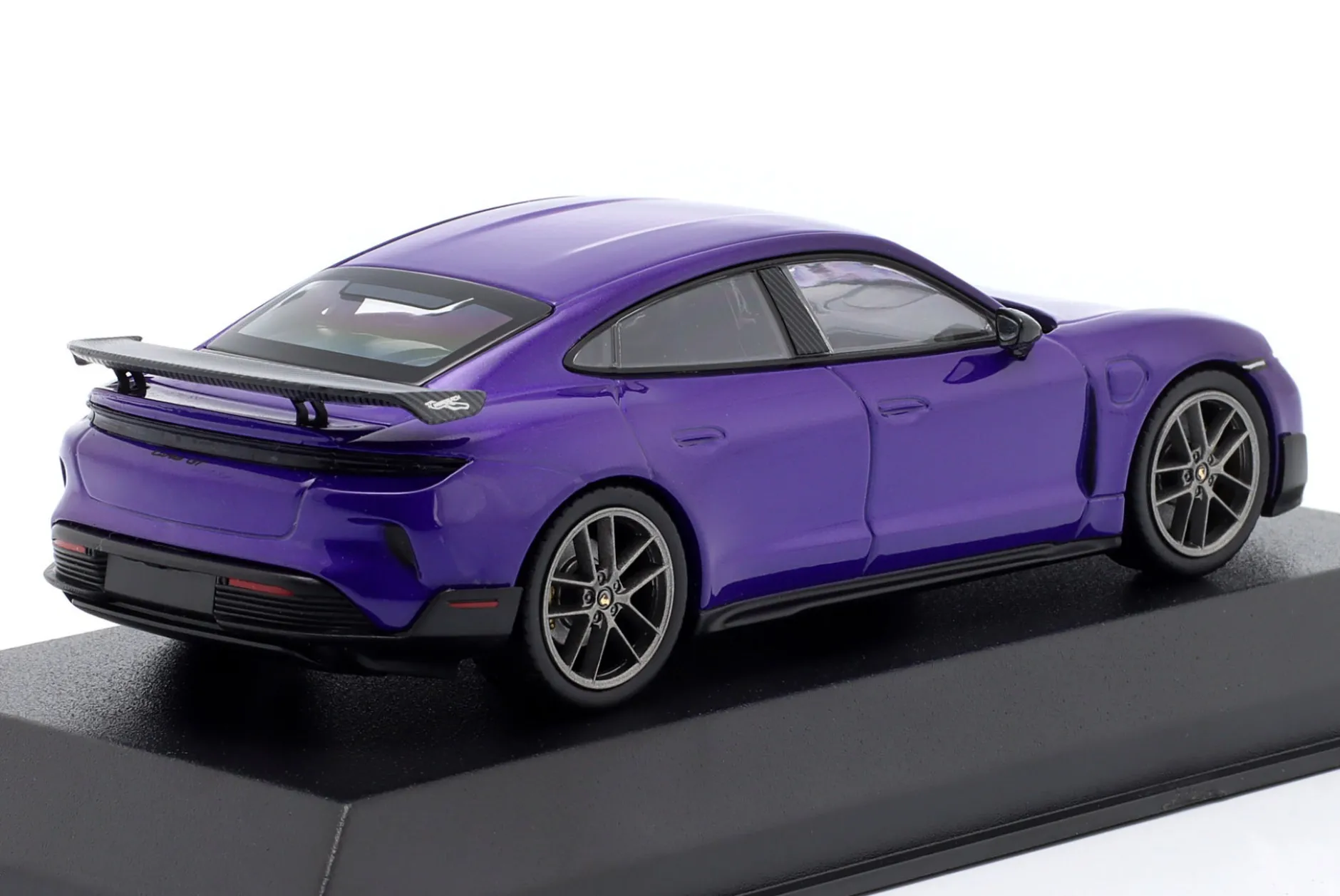 Porsche Taycan Turbo GT (J1 PA) purplesky metallic 1:43 Norev