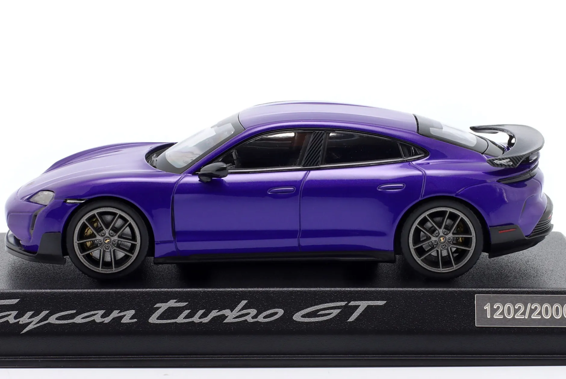 Porsche Taycan Turbo GT (J1 PA) purplesky metallic 1:43 Norev