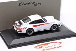 Porsche 911 Turbo 3.0 Baujahr 1975-1977 weiß / rot / schwarze Reifen 1:43 Welly