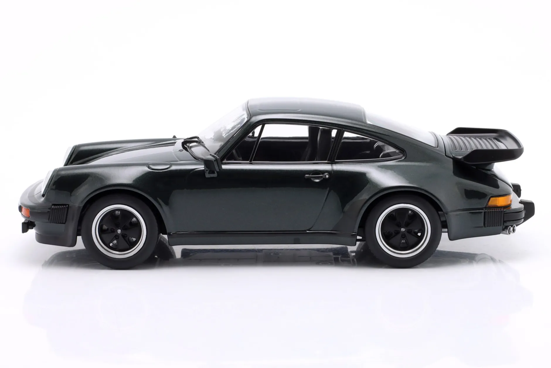 Porsche 911 (930) Turbo 3.3 Coupe Baujahr 1977 dunkelgrün metallic 1:18 KK-Scale