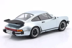 Porsche 911 (930) Turbo 3.3 Coupe Baujahr 1977 silber 1:18 KK-Scale