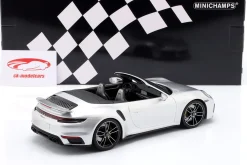 Porsche 911 (992) Turbo S Cabriolet Baujahr 2020 silber 1:18 Minichamps
