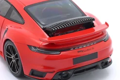 Porsche 911 (992) Turbo S Coupe Sport Design 2021 indischrot 1:18 Minichamps