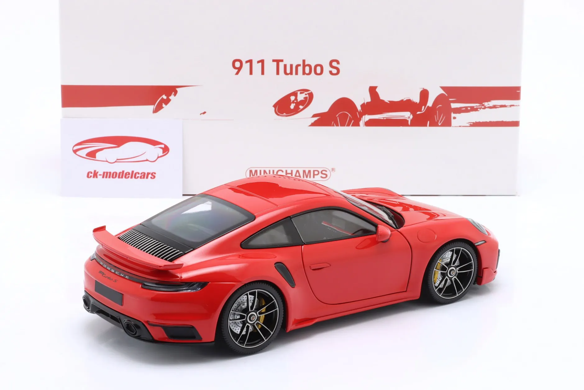 Porsche 911 (992) Turbo S Coupe Sport Design 2021 indischrot 1:18 Minichamps