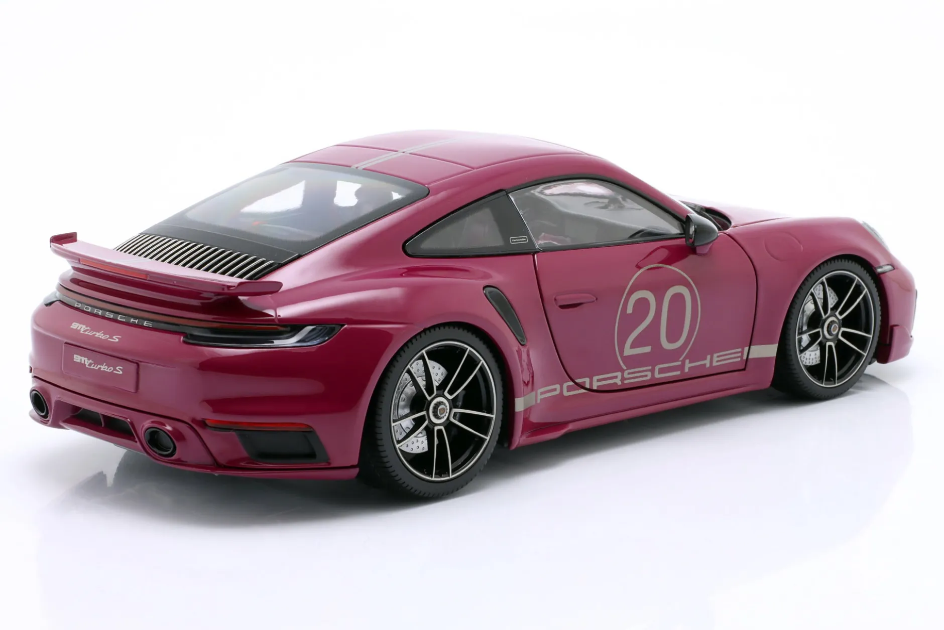 Porsche 911 (992) Turbo S Coupe Sport Design 2021 rot 1:18 Minichamps