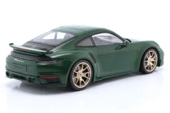 Porsche 911 (992) Turbo S Coupe Sport 2024 grün / goldene Felgen 1:18 Minichamps