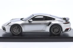 Porsche 911 (992) Turbo S 50 Jahre Porsche GT-silbermetallic 1:18 Spark