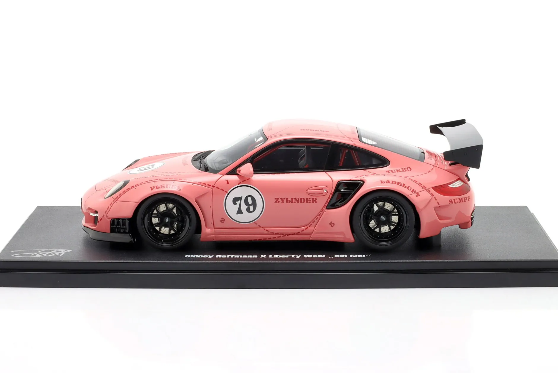 Porsche 911 Turbo S LBWK Sidney Hoffmann "Die Sau" Signature Edition 1:18 WERK83