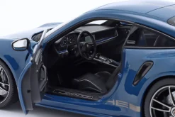 Porsche 911 (992) Turbo S Sport Design Baujahr 2021 oslo blau 1:18 Minichamps