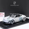 Porsche Vision 357 Speedster weiß / grau 1:18 Spark
