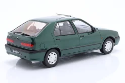 Renault 19 Baujahr 1994 britisch grün metallic 1:18 Triple9