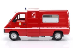 Renault Master T30 VSAB Feuerwehr Marseille 1980 rot 1:18 OttOmobile