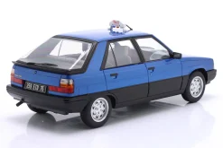 Renault 11 TXE Taxi Baujahr 1985 blau metallic 1:18 ModelCar Group