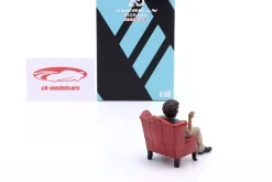 RWB-Legende Akira Nakai San Figur #1 mit Sessel 1:18 American Diorama