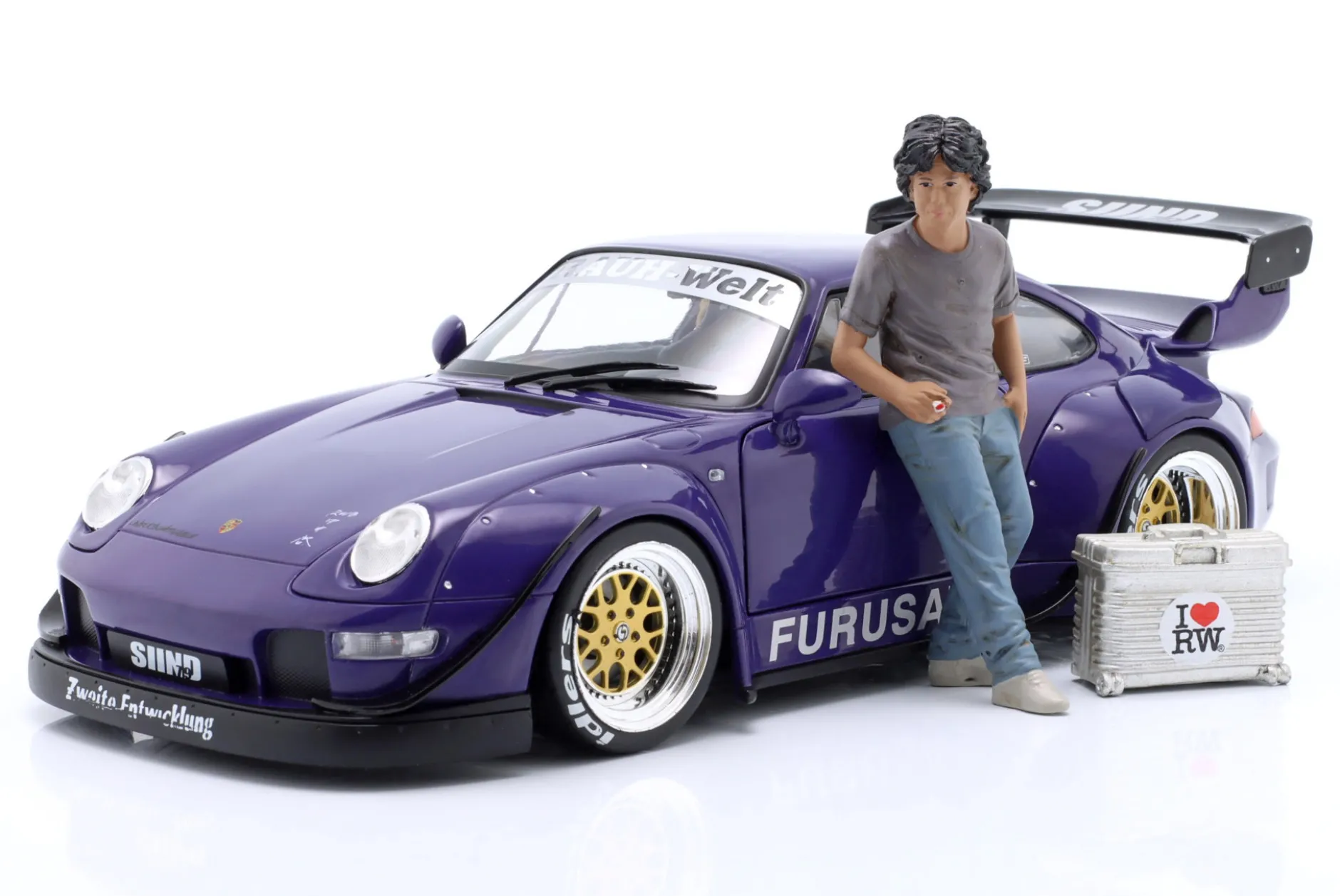 RWB-Legende Akira Nakai San Figur #2 mit Kiste 1:18 American Diorama