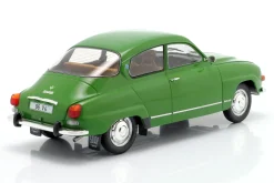 Saab 96 V4 Baujahr 1970 dunkelgrün 1:18 ModelCar Group