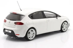 Seat Leon MK2 Cupra R Baujahr 2010 weiß 1:18 OttOmobile