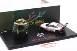 Set: Porsche 911 GT3 Cup #93 mit Helm Michael Fassbender 1:43 / 1:5 Spark