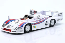 Set: Porsche 936 Martini #4 Sieger 24h LeMans 1977 mit Fahrerfigur weißer Helm 1:18 WERK83