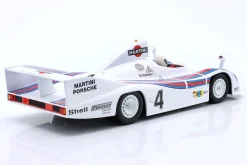 Set: Porsche 936 Martini #4 Sieger 24h LeMans 1977 mit Fahrerfigur weißer Helm 1:18 WERK83