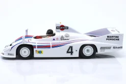 Set: Porsche 936 Martini #4 Sieger 24h LeMans 1977 mit Fahrerfigur schwarzer Helm 1:18 WERK83