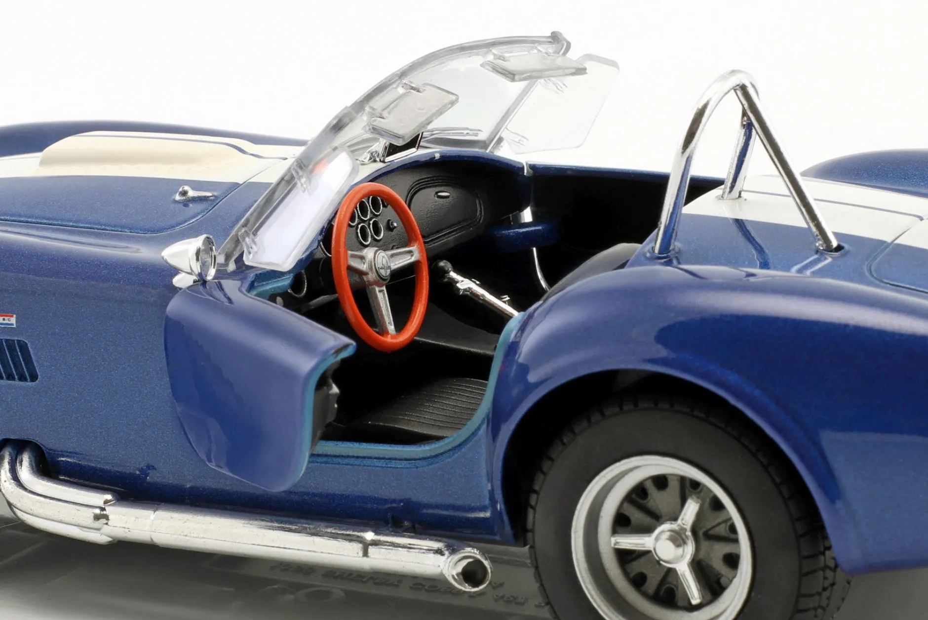 Shelby Cobra SC 427 Baujahr 1965 blau / weiß 1:24 Welly