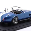 Shelby Cobra 427 S/C Roadster Baujahr 1967 blau metallic / weiß 1:8 GT-Spirit