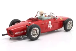 Sitzende Rennfahrer-Figur Phil H. 1:18 Figurenmanufaktur