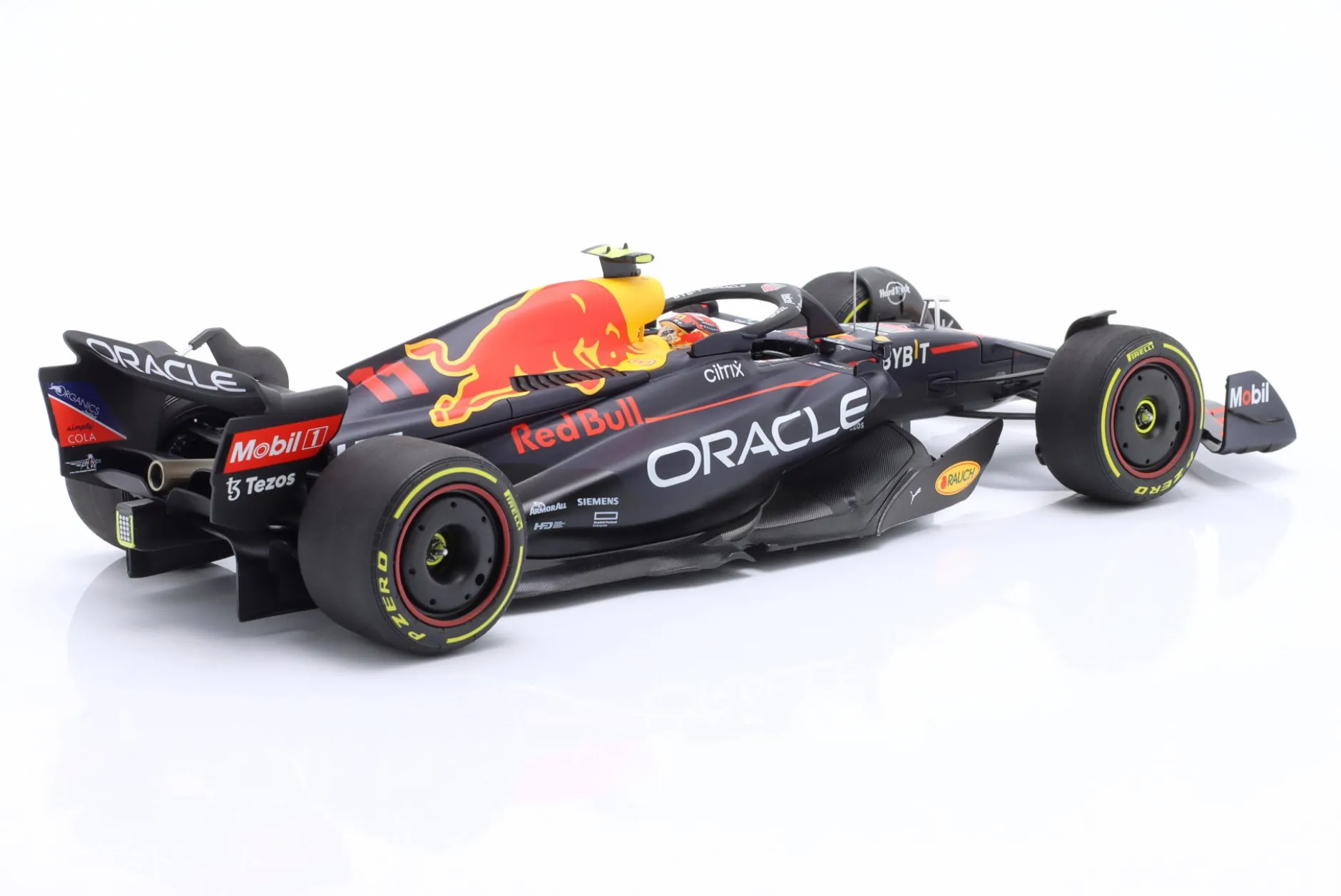 S. Perez Red Bull RB18 #11 Sieger Singapur GP Formel 1 2022 1:18 Minichamps