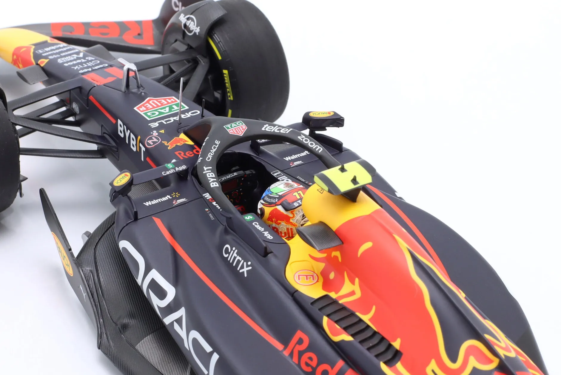 S. Perez Red Bull RB18 #11 Sieger Singapur GP Formel 1 2022 1:18 Minichamps