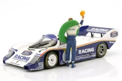 Stefan Bellof Fahrerfigur mit Siegerkranz 1:18 FigurenManufaktur