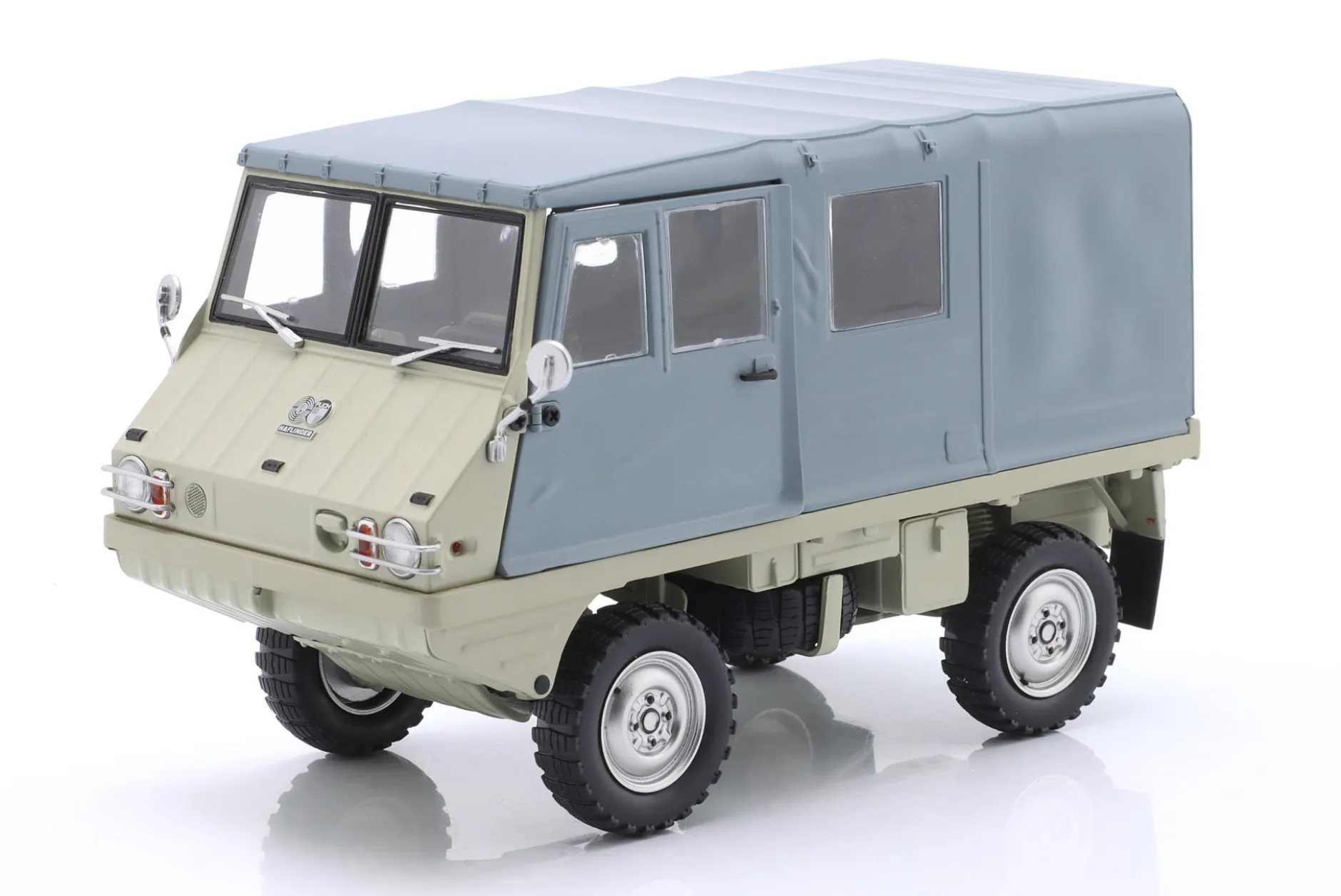 Steyr-Puch Haflinger 4x4 beige / grau 1:18 Schuco