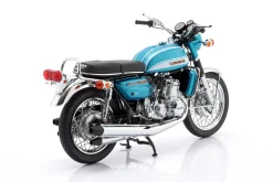 Suzuki GT 750 J Baujahr 1973 blaugrün metallic 1:12 Minichamps