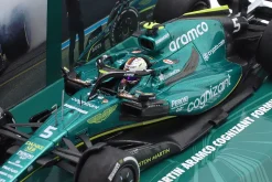 S. Vettel Aston Martin AMR22 #5 Last Race Abu Dhabi GP Formel 1 2022 1:43 Minichamps