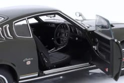 Toyota Celica Liftback 2000GT (RA25) 1973 mossgrün 1:18 AUTOart