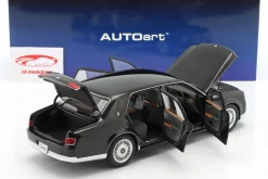 Toyota Century Baujahr 2019 schwarz 1:18 AUTOart
